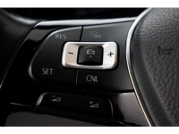 51647809-volkswagen-transporter-25