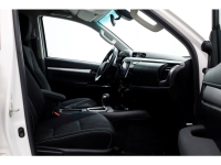 51736506-toyota-hilux-3