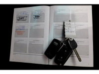 51736506-toyota-hilux-7